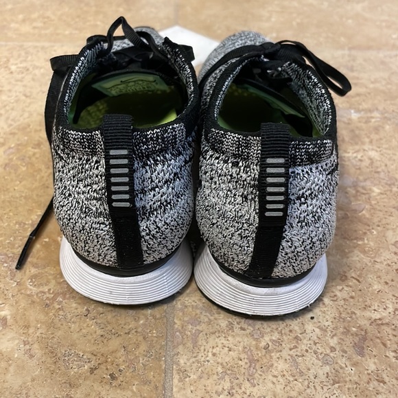 Nike Flyknit running 4.5 kids - Picture 3 of 5
